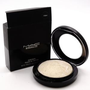 MAC MINERALIZE - LIGHT AB7, хайлайтер запечёный для лица 10 г